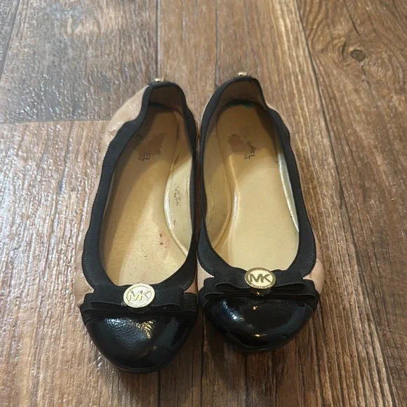 Michael Kors Black and Tan Ballet Flats - Picture 1 of 4